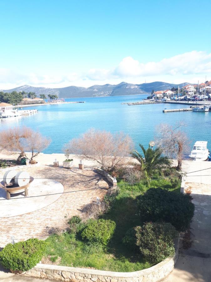 Guest House Provista Veli Iž 외부 사진